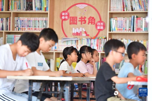 繽紛暑假，藝術(shù)同行 社區(qū)文化藝術(shù)交流活動(dòng)點(diǎn)亮多彩假期